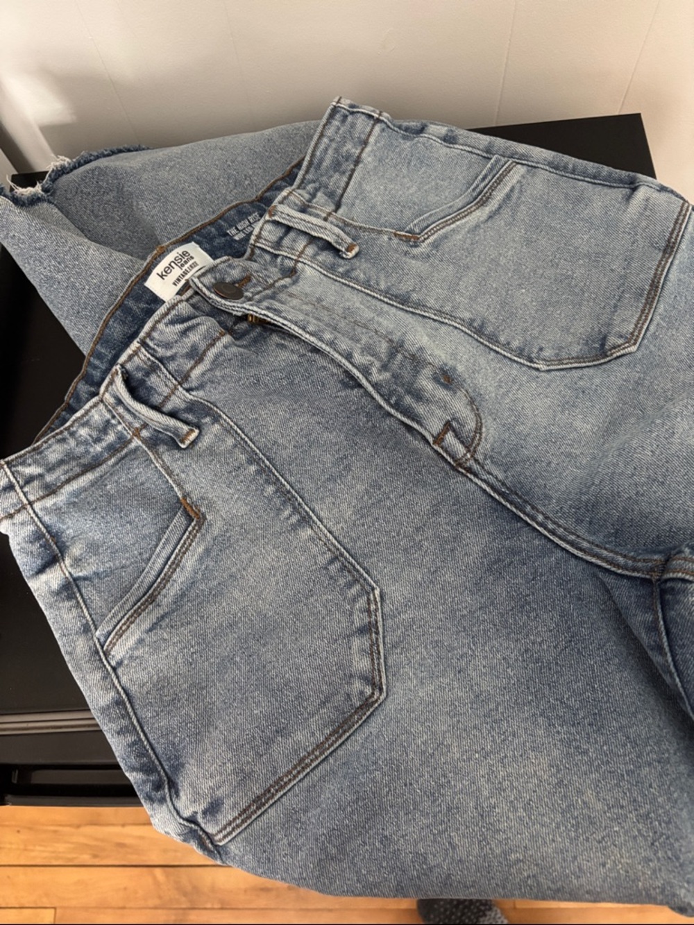 Kensie High-Rise Wide Leg Ankle Jeans with Frayed Hem - Picture 5 of 5